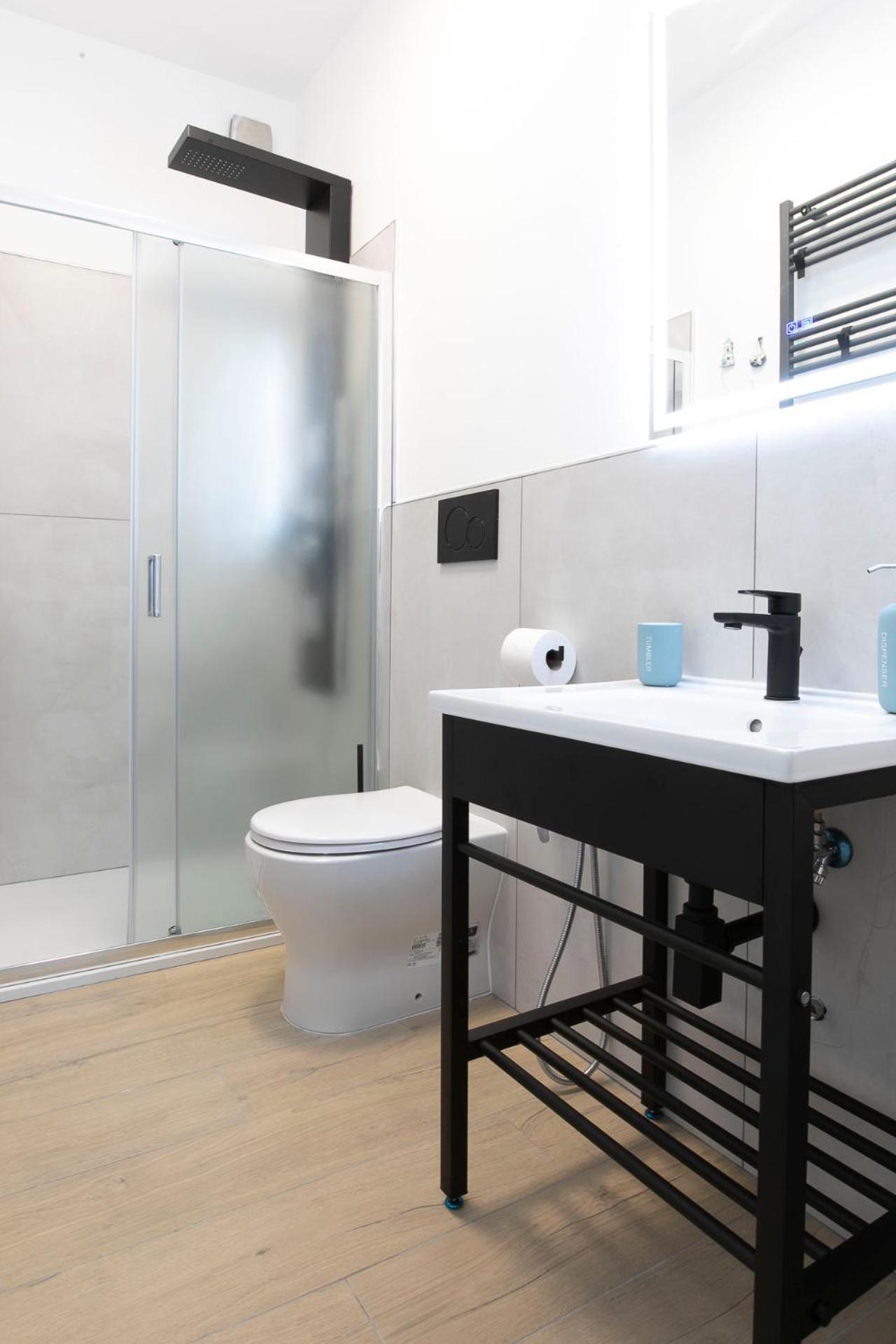 Domina Guest House Fiumicino Esterno foto