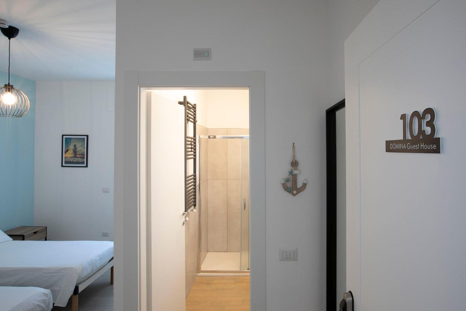 Domina Guest House Fiumicino Esterno foto
