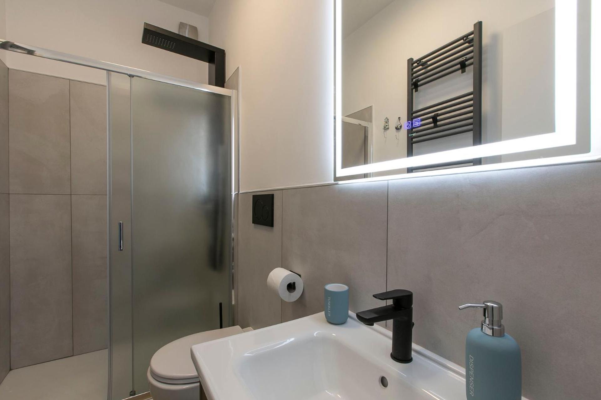 Domina Guest House Fiumicino Esterno foto