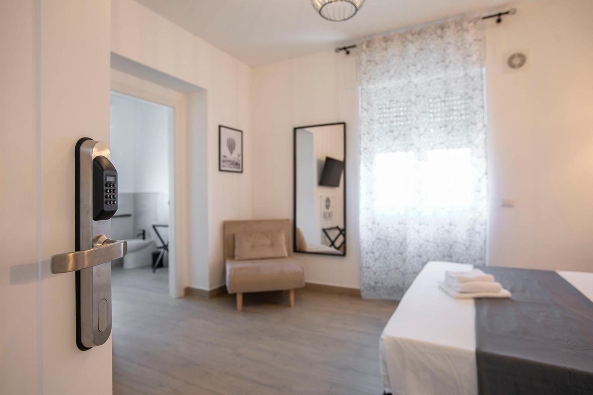 Domina Guest House Fiumicino Esterno foto
