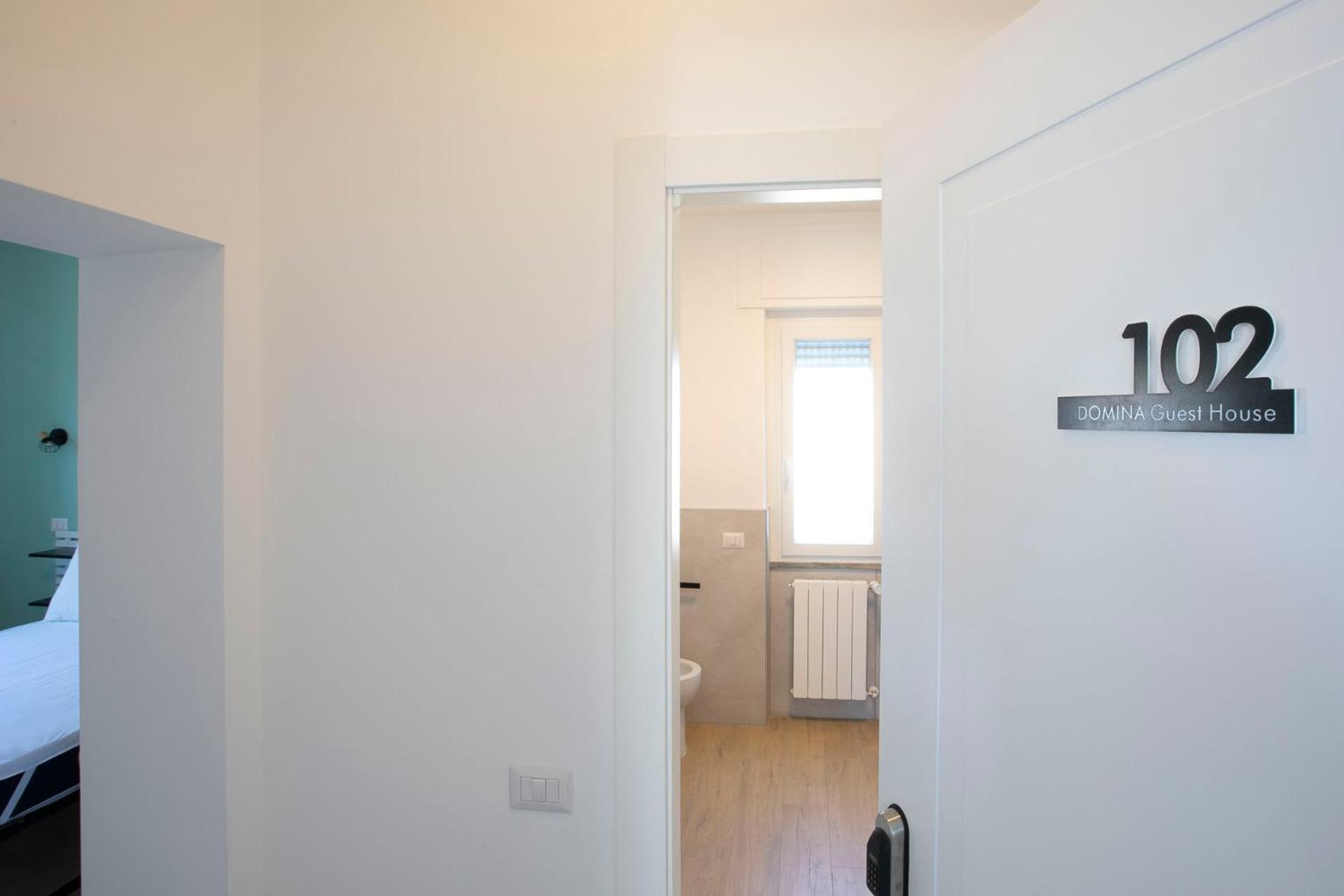 Domina Guest House Fiumicino Esterno foto