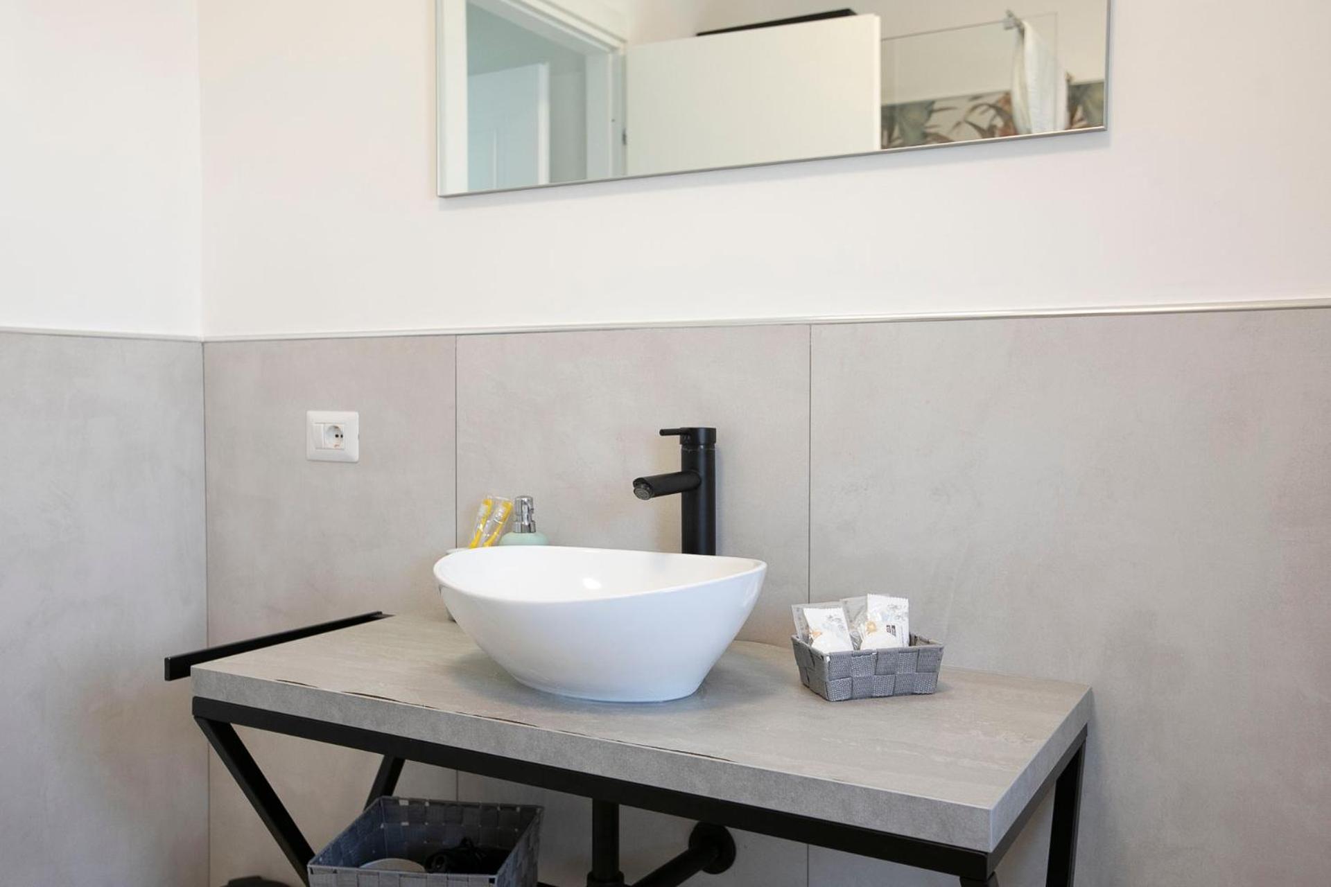 Domina Guest House Fiumicino Esterno foto
