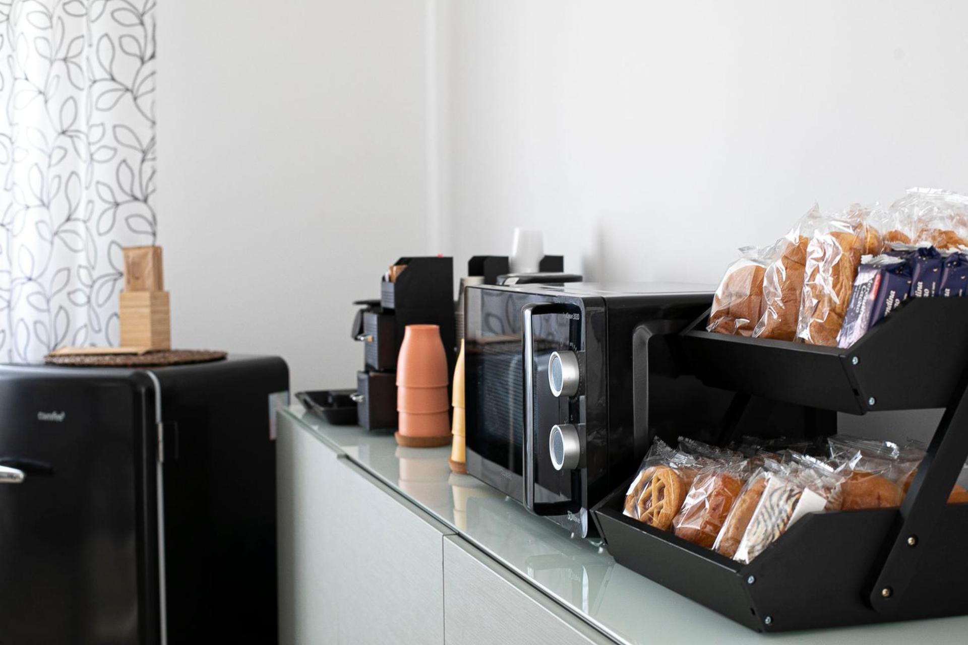 Domina Guest House Fiumicino Esterno foto